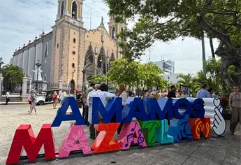 Mazatlán estrena parador fotográfico con la frase “Amamos Mazatlán”