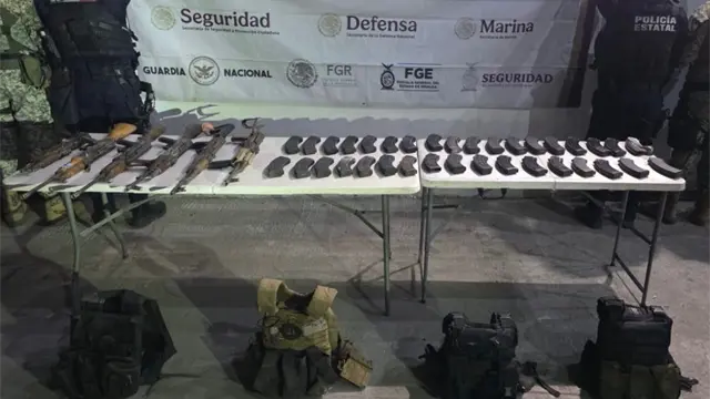 Este es el armamento asegurado tras agresión a policías estatales en Lomas de Monterrey en Mazatlán Este es el armamento asegurado tras agresión a policías estatales en Lomas de Monterrey en Mazatlán
