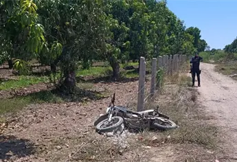 Muere motociclista tras chocar contra cerco de concreto en Escuinapa