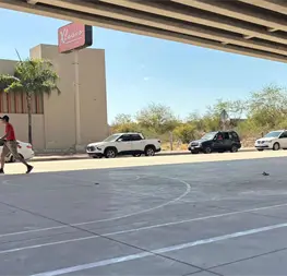 As&iacute; avanzan las canchas deportivas que se construyen bajo el puente de la &Oacute;scar P&eacute;rez Escobosa en Mazatl&aacute;n