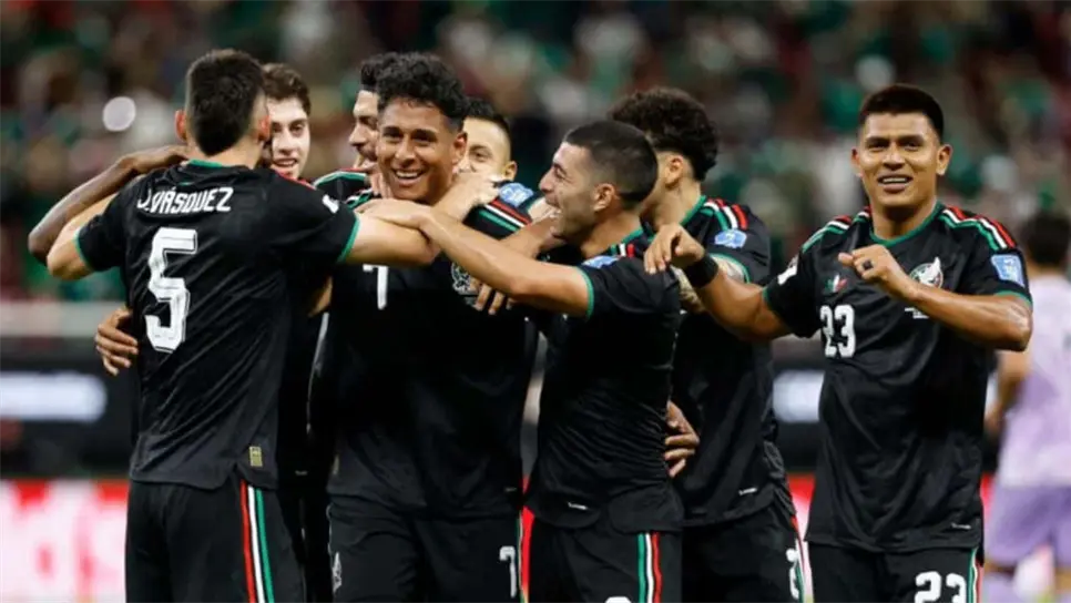 Pero para dicho encuentro, la Selección Mexicana de Futbol jugará ante su fiel afición pero no lo hará de local, sino de visitante donde los aficionados mexicanos se preguntan por qué serán visitantes en su propia Copa del Mundo