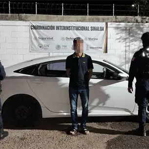 Recuperan cuatro unidades robadas y detienen a un civil durante operativo en Culiacán Recuperan cuatro unidades robadas y detienen a un civil durante operativo en Culiacán