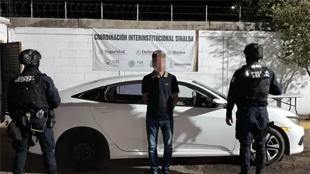 Recuperan cuatro unidades robadas y detienen a un civil durante operativo en Culiacán Recuperan cuatro unidades robadas y detienen a un civil durante operativo en Culiacán