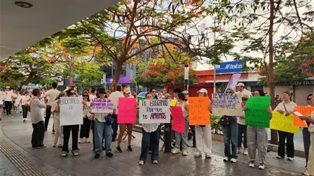 Entre lágrimas y exigencia de respuestas, marchan en Los Mochis para pedir la localización de Francisco Javier Ibarra Rodríguez Entre lágrimas y exigencia de respuestas, marchan en Los Mochis para pedir la localización de Francisco Javier Ibarra Rodríguez