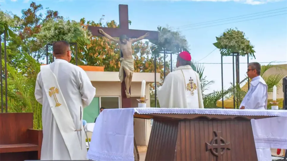 Con misa, piden agua en la presa Eustaquio Buelna en Guamúchil; obispo de Sinaloa oficia la ceremonia | FOTOS