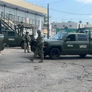 Hieren a balazos a 2 personas mientras consumían cerveza afuera de un domicilio de la colonia 21 de Marzo, Culiacán Hieren a balazos a 2 personas mientras consumían cerveza afuera de un domicilio de la colonia 21 de Marzo, Culiacán