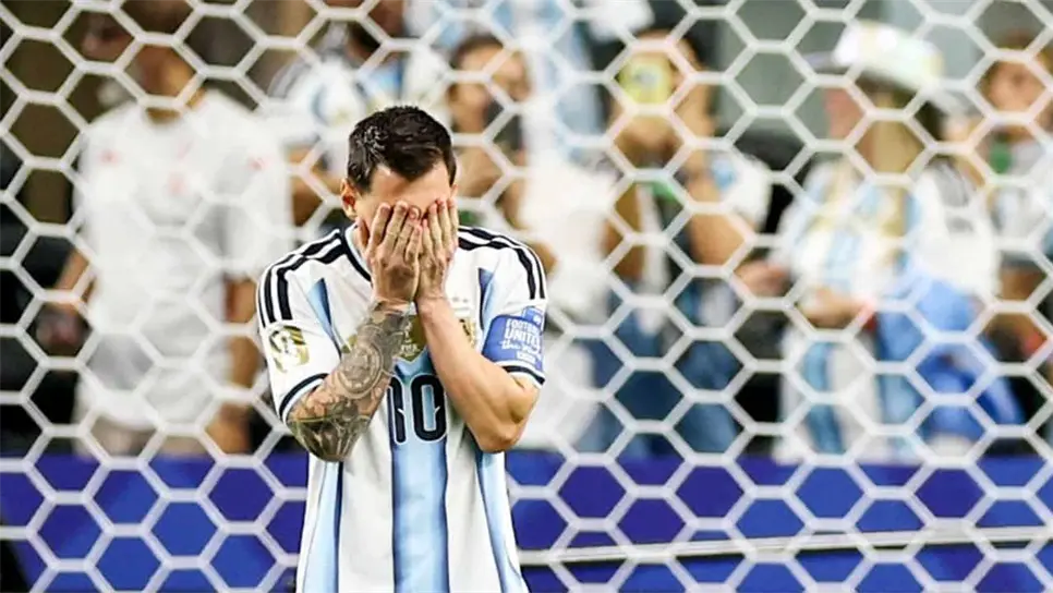 En total, en Copas del Mundo, Messi llevaba 4 penales anotados y 3 fallados. Pese a esos fallos, sus penales más importantes sí los convirtió, como el de la final del Mundial de Qatar 2022 ante Francia