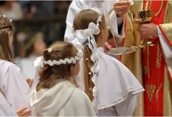 Iglesia Católica aumenta de 1 a 2 años la catequesis; ahora durarán más para hacer la Primera Comunión