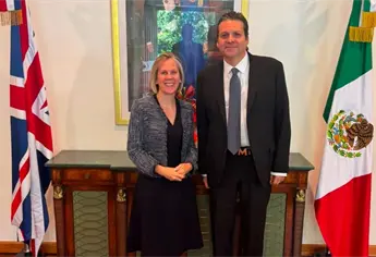 De India a Londres: Mario Zamora lleva propuesta del proyecto de opioides medicinales para Sinaloa