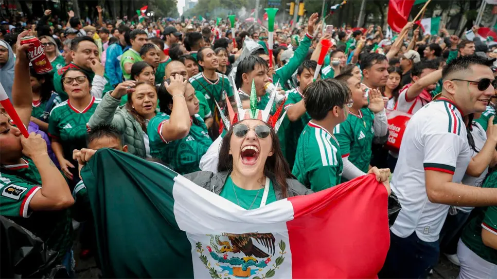 Las autoridades capitalinas evaluaron los incidentes registrados en festejos anteriores del Mundial 2026, cuando miles de aficionados se congregaron en distintos puntos de la ciudad y dejaron importantes cantidades de basura, además de afectaciones en la vía pública