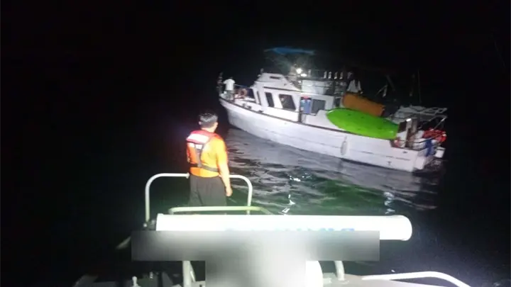 Marina evac&uacute;a a 8 tripulantes de un yate frente a  la Isla Venados de Mazatl&aacute;n por fallas en la embarcaci&oacute;n