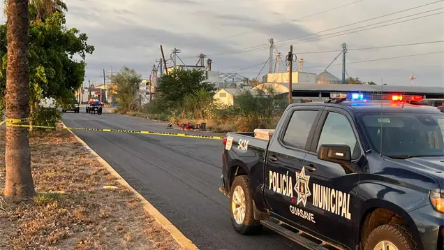 Muere motociclista tras derrapar en la carretera Guasave-Sinaloa, cerca de Caimanero Muere motociclista tras derrapar en la carretera Guasave-Sinaloa, cerca de Caimanero