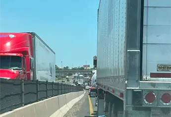 Trabajos de reencarpetado en la México 15 provocan largas filas y caos vial en la salida sur de Los Mochis