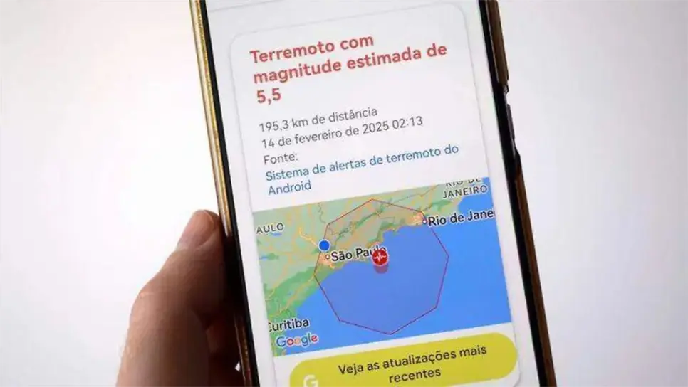 Los teléfonos receptores pueden estar en la mano, en cualquier movimiento, incluso dependiendo la magnitud del sismo, por ejemplo, si está en modo no molestar, pero la alerta es una alerta de acción y no una alerta de atención, el teléfono igual va a sonar