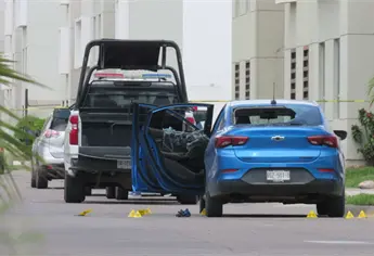 Tras fuerte ataque armado localizan vehículo baleado en el fraccionamiento Real del Valle, Mazatlán