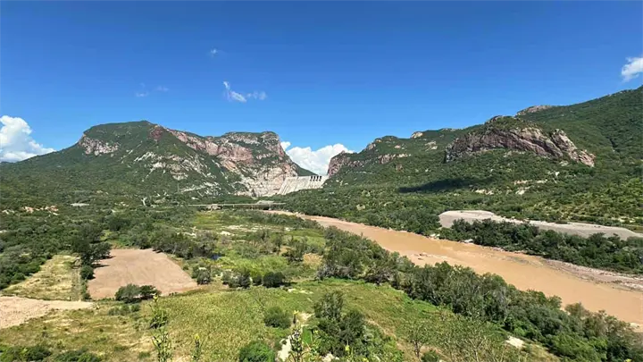 Presa Huites recibe las primeras "buenas aportaciones" de la temporada de lluvias