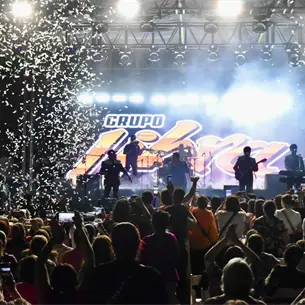 Los Terr&iacute;colas y Grupo Libra hacen cantar a miles en el Baile Rom&aacute;ntico del Festival de Mi Ciudad 2026