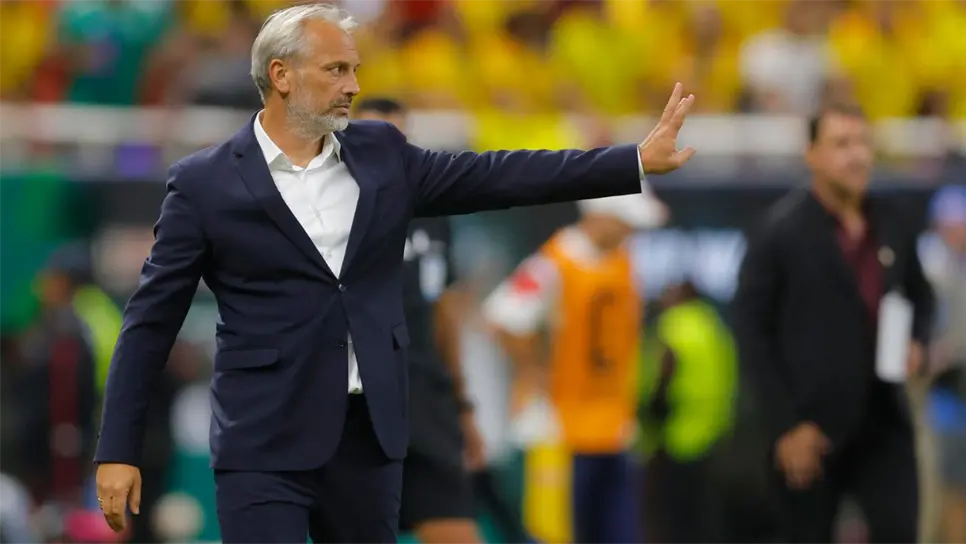 Tras acabarse el juego, el estratega se dirigió a ofrecer rueda de prensa ante los medios de comunicación, donde ahí el jefe de prensa de la delegación congoleña le ofreció sus más sentidas condolencias
