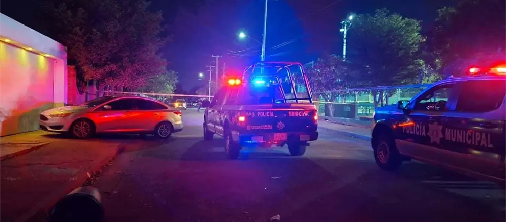 Hombre muere tras ser atacado a balazos frente a un estadio de beisbol en Culiacán Hombre muere tras ser atacado a balazos frente a un estadio de beisbol en Culiacán