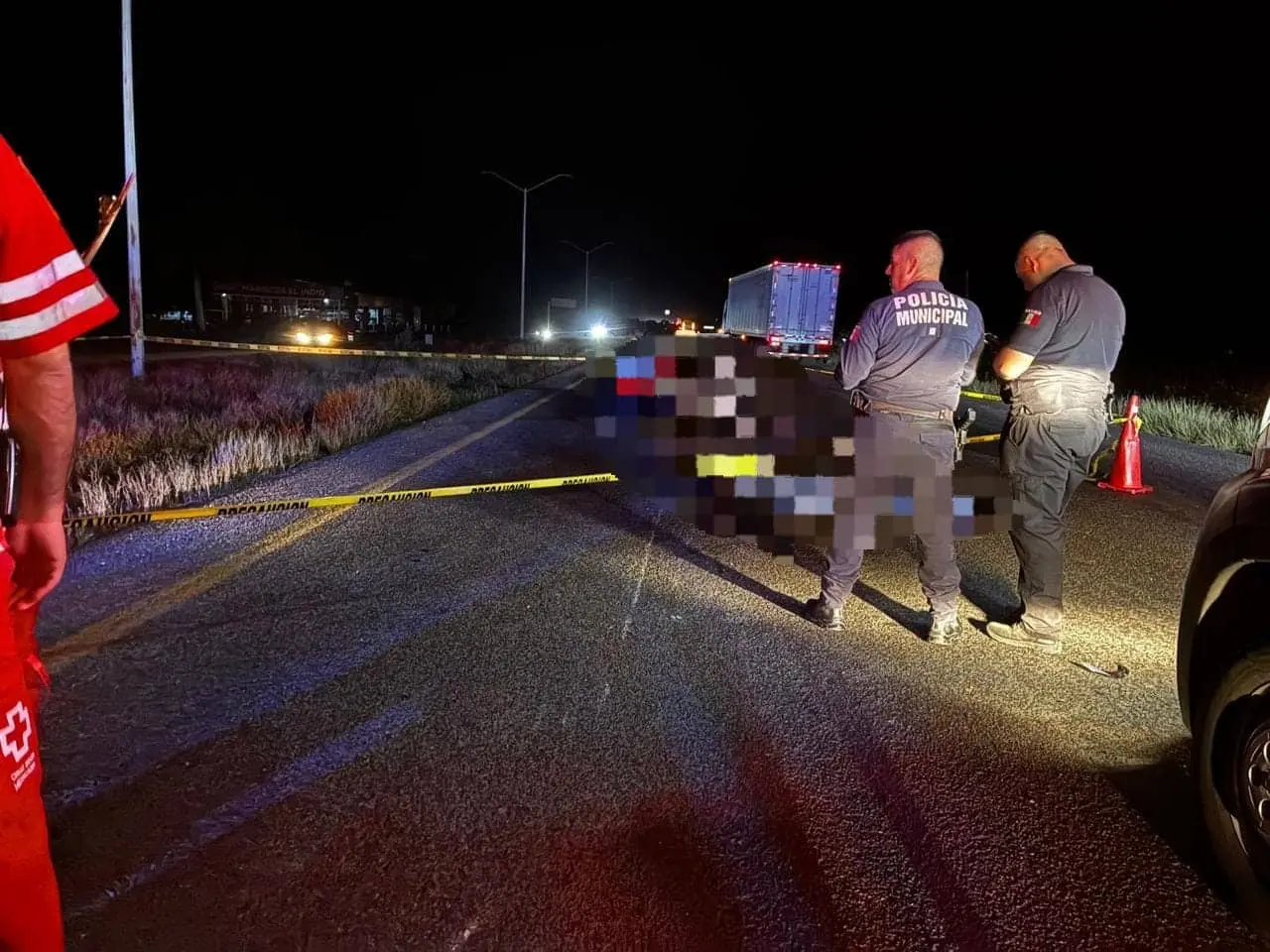 Muere mujer atropellada por vehículo en la México 15, entrada de Los Mochis; conductor se dio a la fuga Muere mujer atropellada por vehículo en la México 15, entrada de Los Mochis; conductor se dio a la fuga