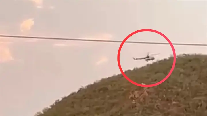 Helicóptero de la Marina lanza explosivos sobre cerro de Chametla durante operativo en El Rosario Helicóptero de la Marina lanza explosivos sobre cerro de Chametla durante operativo en El Rosario
