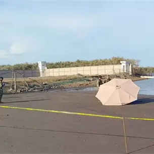 Vacaciones terminan en tragedia: turista de 23 años muere ahogado en playa Las Glorias Vacaciones terminan en tragedia: turista de 23 años muere ahogado en playa Las Glorias