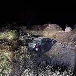 Conductor presuntamente ebrio termina dentro de un canal tras accidente en un ejido de Ahome Conductor presuntamente ebrio termina dentro de un canal tras accidente en un ejido de Ahome