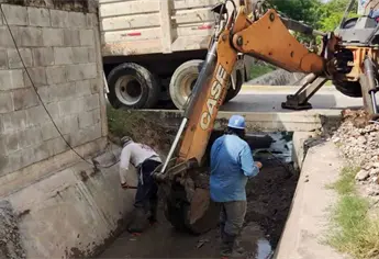 Desde refrigeradores hasta sanitarios; esto encuentran en los canales de Mazatlán durante su limpieza