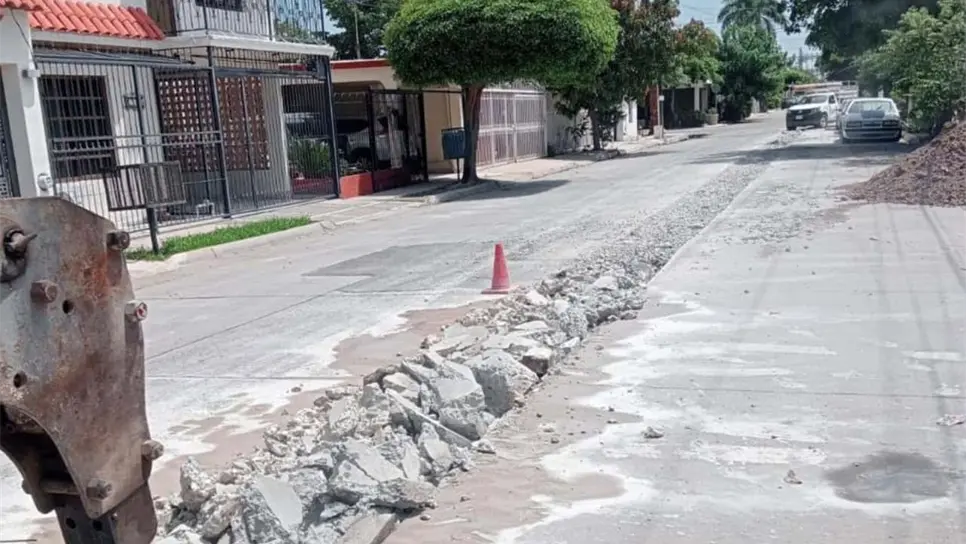 JAPAMA rehabilita más de 100 metros de atarjea en la 10 de Mayo, Los Mochis, ante las lluvias