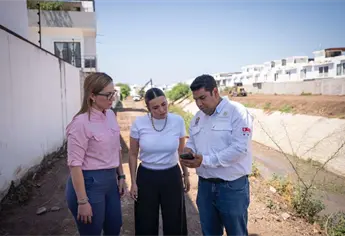 Ana Miriam Ramos supervisa trabajos de limpieza y desazolve en arroyos, drenes y canales pluviales en Culiacán