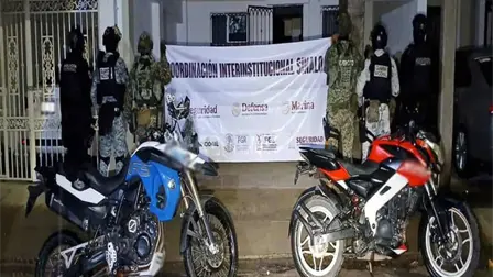 Militares localizan explosivos y armamento en casa baleada en el fraccionamiento Misiones de Mazatlán Militares localizan explosivos y armamento en casa baleada en el fraccionamiento Misiones de Mazatlán