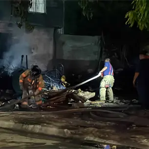 Por quinta vez se incendia la casa de un pepenador en Los Mochis; Provoca pánico y evacuación de vecinos Por quinta vez se incendia la casa de un pepenador en Los Mochis; Provoca pánico y evacuación de vecinos