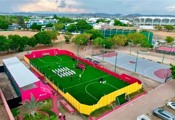 ¡Estrenan nueva cancha! Rehabilitan el espacio de futbol rápido de la Unidad Deportiva Sahop