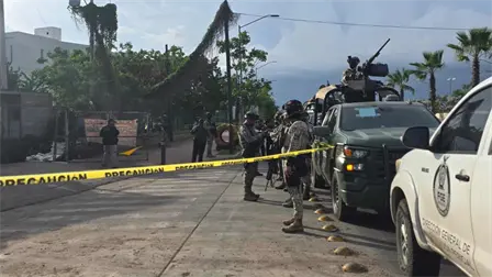 Ejecutan a balazos a dos hermanos en una llantera frente a la UAdeO en Culiacán Ejecutan a balazos a dos hermanos en una llantera frente a la UAdeO en Culiacán