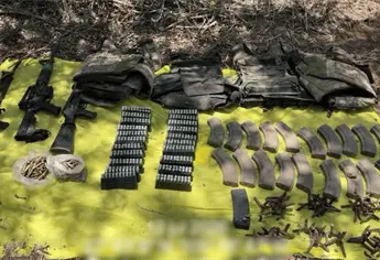 Marina asegura un veh&iacute;culo, armas y municiones en Escuinapa