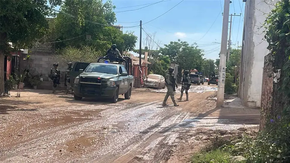 FOTO: Enfrentamiento entre la Marina y civiles armados moviliza helicóptero y fuerzas federales en el campo El Diez
