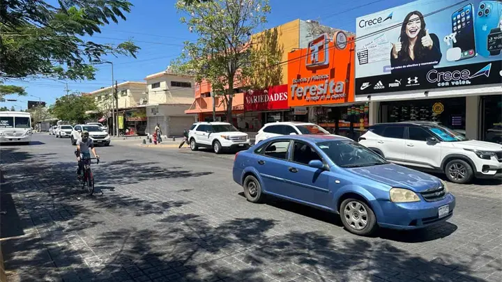 Cierran negocios en el Centro de Los Mochis; Canaco inicia investigación para conocer la magnitud de la crisis Cierran negocios en el Centro de Los Mochis; Canaco inicia investigación para conocer la magnitud de la crisis