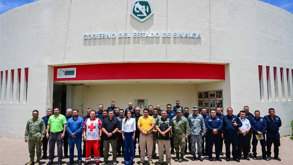 Invitó a la sociedad a utilizar de manera responsable y oportuna el número 911 ante alguna emergencia y el 089 para denuncias anónimas, además del número de WhatsApp/911 (667 697 1979)