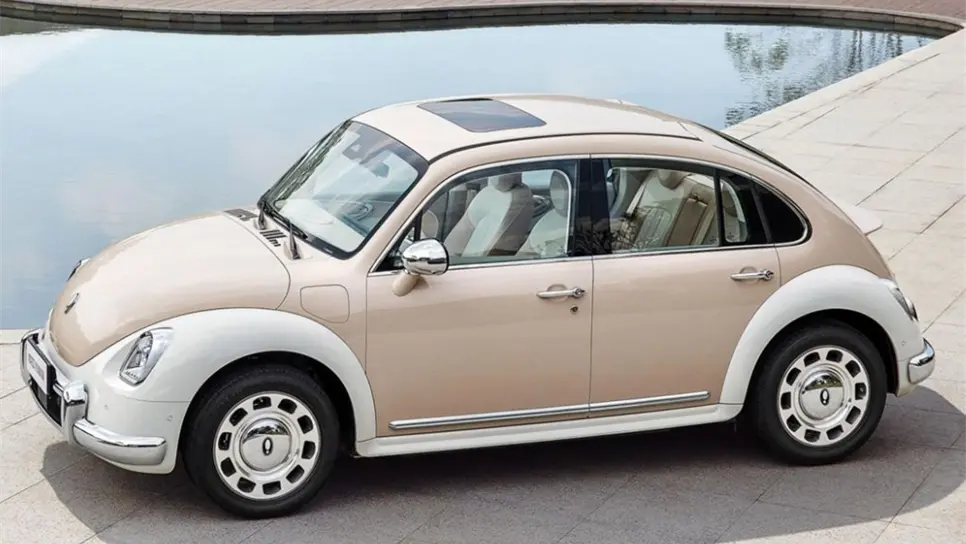 ¿Un vocho eléctrico? Así es el auto chino muy parecido al icónico compacto de Volkswagen