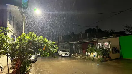 Lluvias refrescan la noche de este miércoles en Mazatlán Lluvias refrescan la noche de este miércoles en Mazatlán