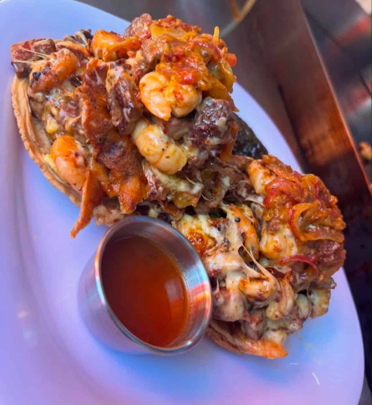 Los tacos de mariscos m&aacute;s "monchosos" de Mazatl&aacute;n est&aacute;n en este lugar y todos quieren probarlos