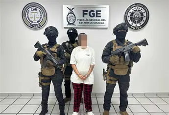 Fiscalía de Sinaloa ejecuta orden de aprehensión a una mujer por homicidio