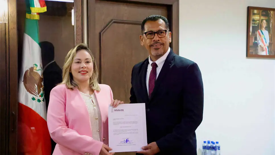 Durante el acto protocolario, la gobernadora Yeraldine Bonilla, encomendó a Barrios Castañeda a trabajar con responsabilidad y compromiso, impulsando el desarrollo social del estado