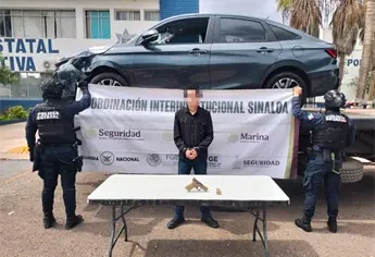 Detienen a un civil armado a bordo de un veh&iacute;culo en el fraccionamiento Villa Universidad en Culiac&aacute;n