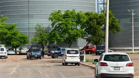 Presunta riña deja dos trabajadores sin vida en una empresa semillera de Guamúchil Presunta riña deja dos trabajadores sin vida en una empresa semillera de Guamúchil