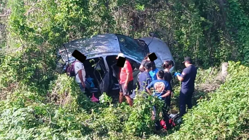 Dos mujeres lesionadas tras accidente automovilístico en Villa Unión