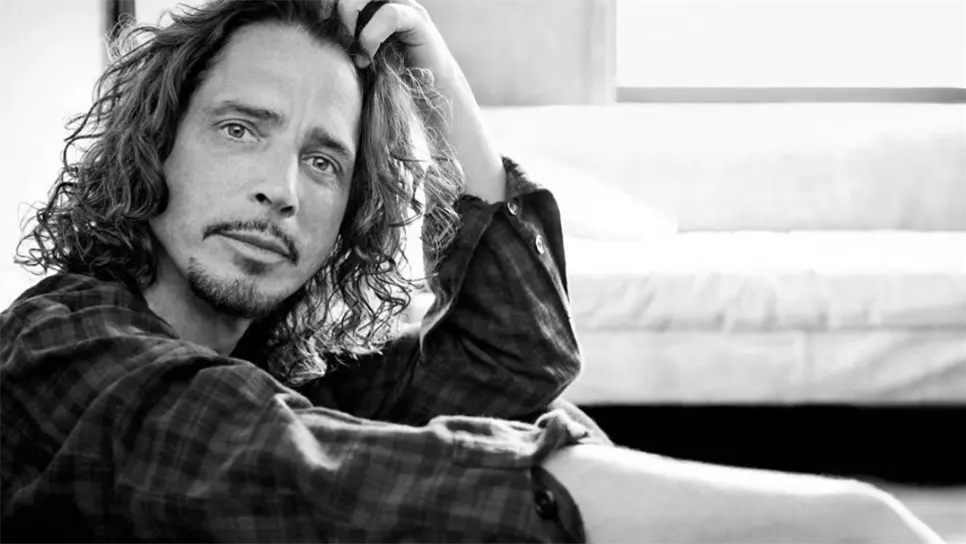Lamentablemente Chris Cornell partió al escenario celestial en el 2017 luego de qye este comitiera un suicidio, dejando un enorme legado musical a miles de personas que fueron marcador por sus poderosas canciones