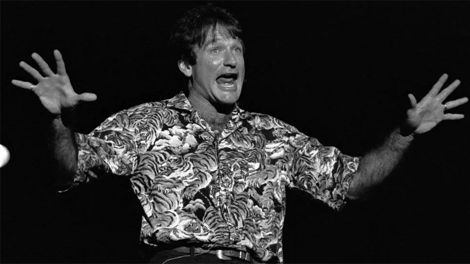 Además Robin Williams fue uno de los pioneros del llamado Stand Up el cual inspiró a cientos de personas a realizar comedia y el cual logró arrancar millones de carcajadas con sus presentaciones o en el cine