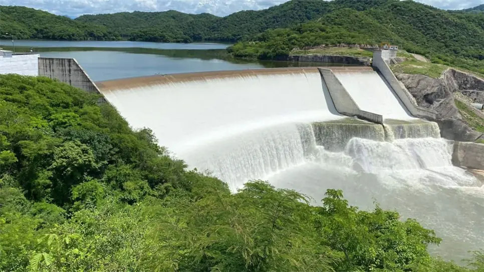 Presa Picachos en Sinaloa ya supera el 100% de su capacidad de almacenamiento tras las lluvias | VIDEO