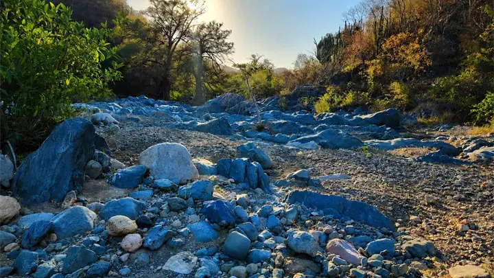 Conoce las Piedras Azules, el rincón oculto de Choix famoso por sus leyendas y su color único Conoce las Piedras Azules, el rincón oculto de Choix famoso por sus leyendas y su color único